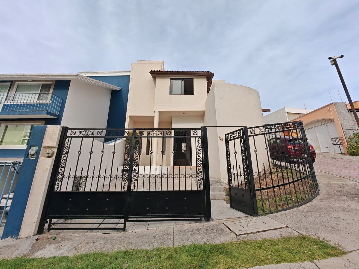 Casa en renta en Arboledas del Parque, Querétaro, foto 1 de 10