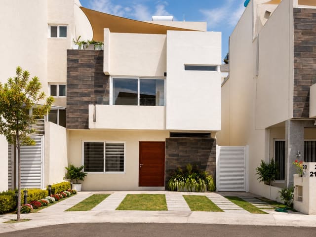 Querétaro Zibata Condominio Zerenda Casa Amueblada en Renta muy equipada y amplia