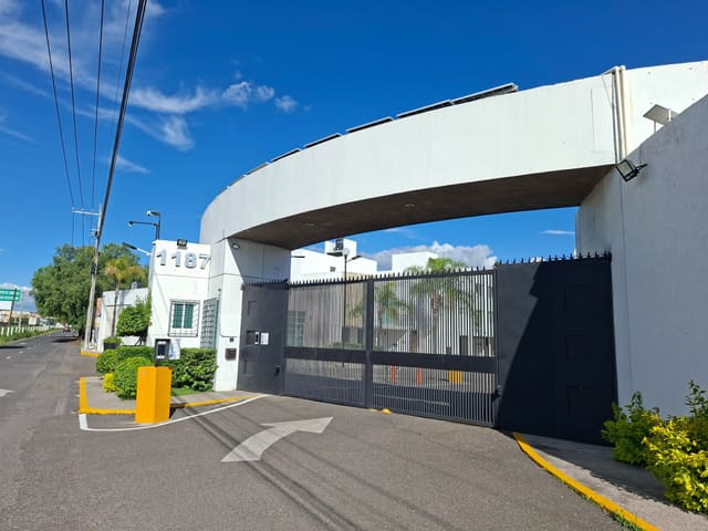 Casa en renta en Jardines de la Hacienda